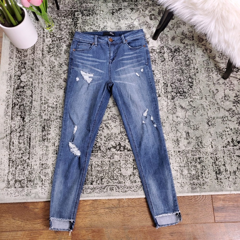 1822 Denim Raw Step Hem Distressed Jean